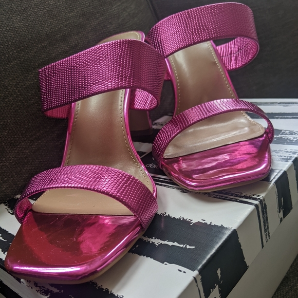 DV by Dolce Vita Metallic Fuchsia Pink Double Strap Heels - Picture 2 of 4